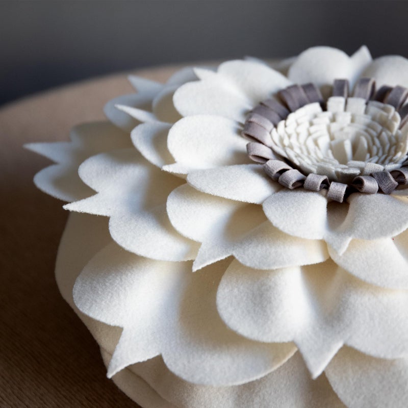 OiseauVoler 3D Flower Decorative Throw Pillow Accent Handmade Round Pillow Cushion with Insert for Home Couch Bedroom Decor 13 x 13 Inch White - Image 5